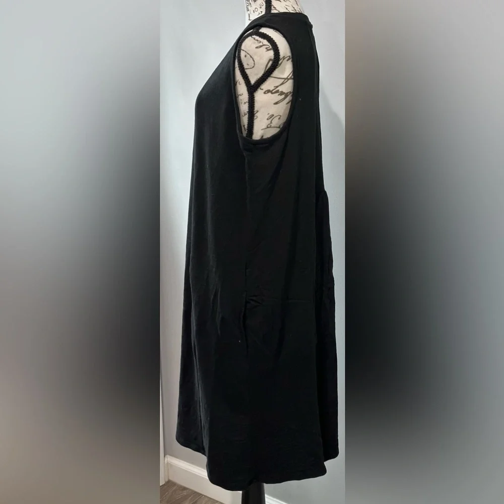 🖤🖤 Sleeveless Black Dress - Size M🖤🖤